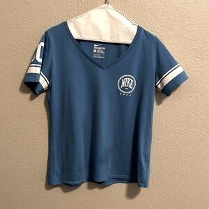 Classic Nike Athletic Cut Tee SZ LG